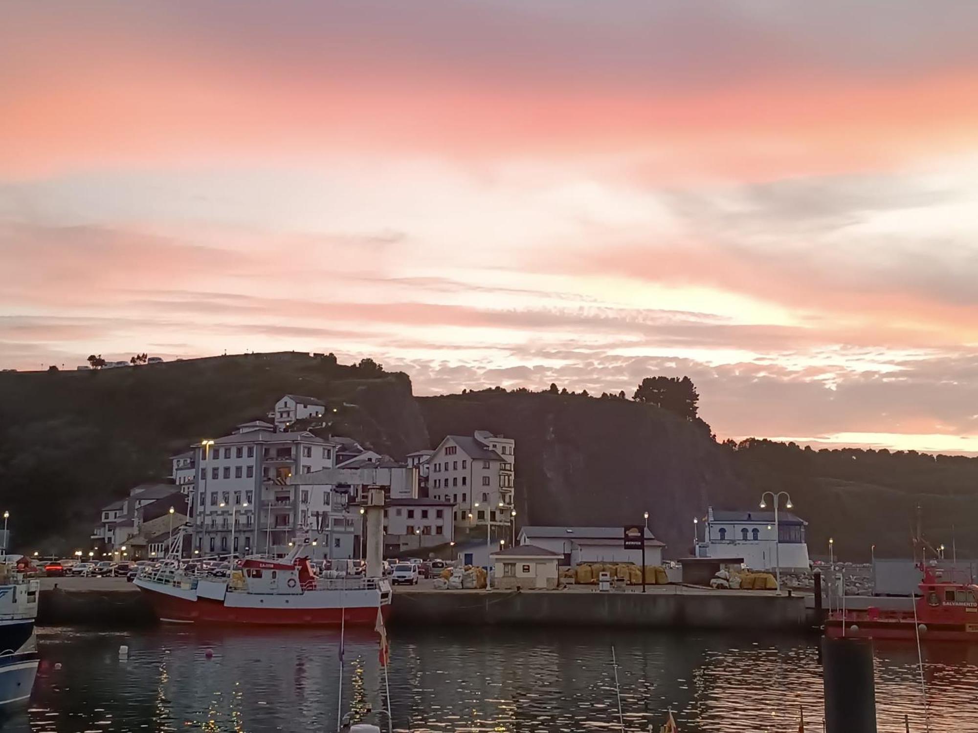 Apartmán A Bruxo Fonte 8 Pzs 2 Banos Full Reg Vut38509 Luarca Exteriér fotografie